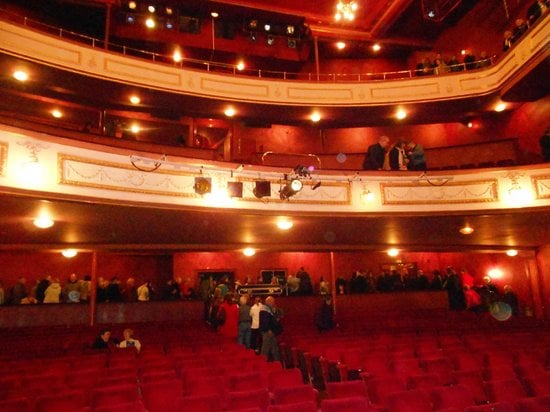 new-theatre.jpg