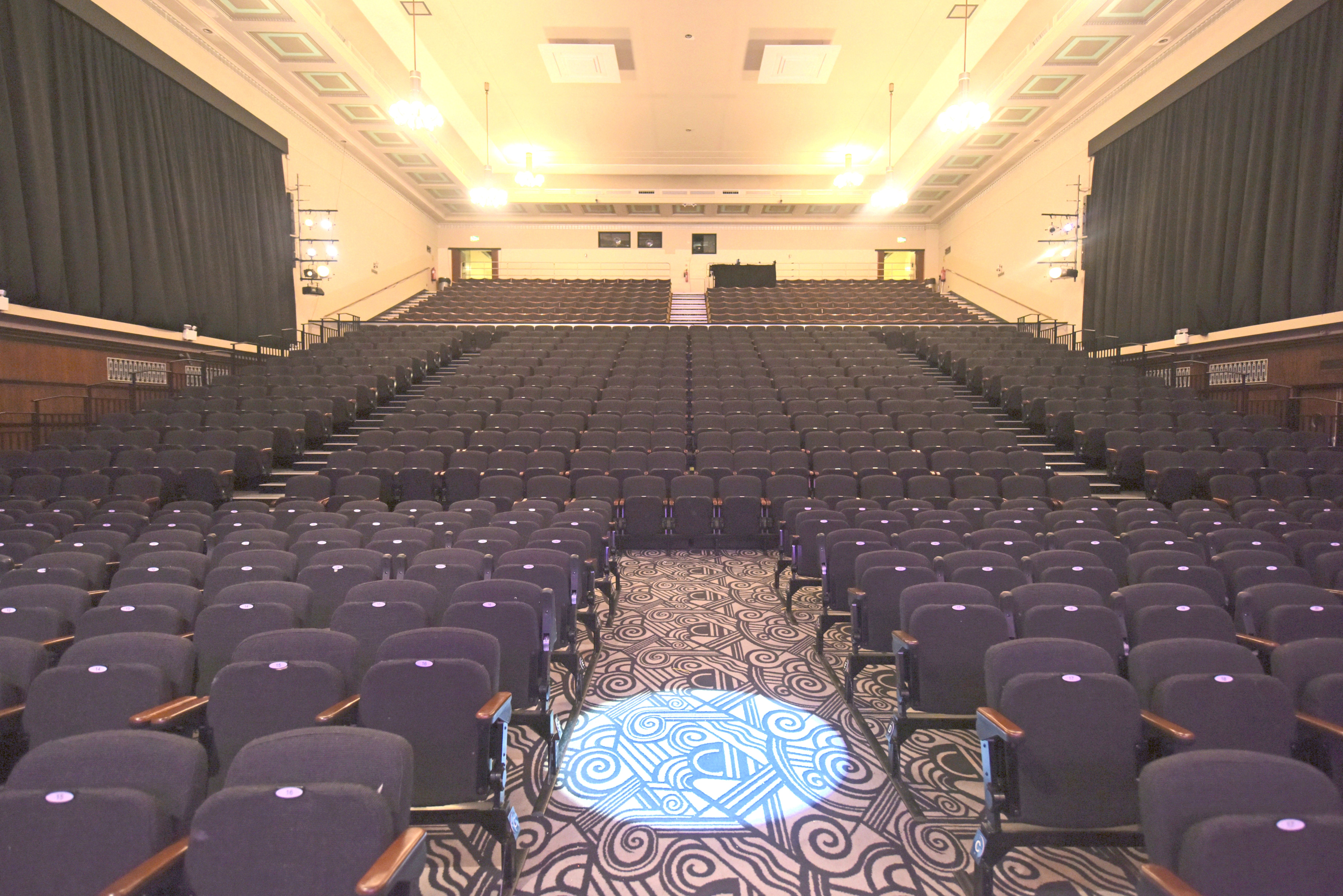 Tunbridge_Wells_Assembly_Hall.jpg